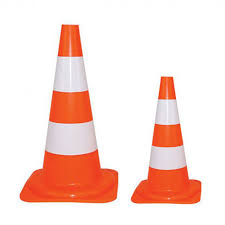 Cône de Signalisation Routière PVC – Haute Visibilité | Droguerie à Chrifia Marrakech